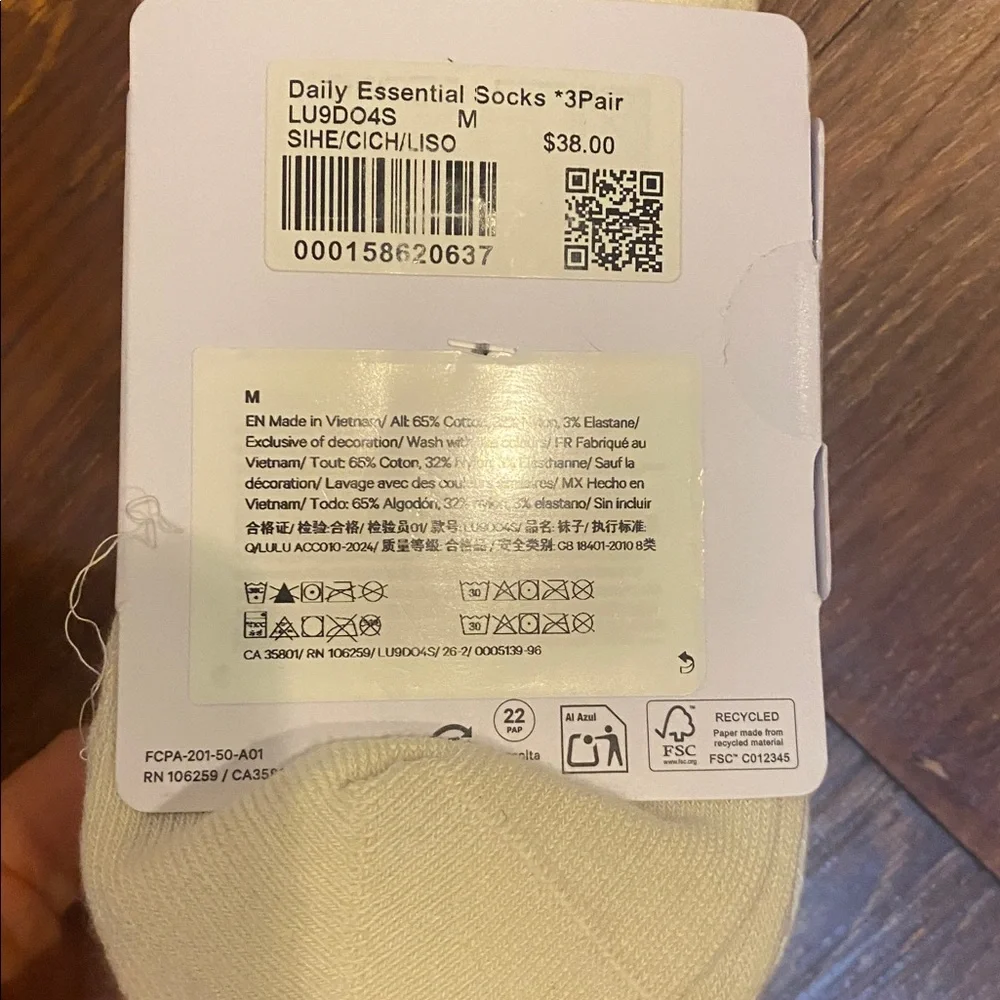 NWT Lululemon daily essential socks Multi 3 Pk Size: Medium